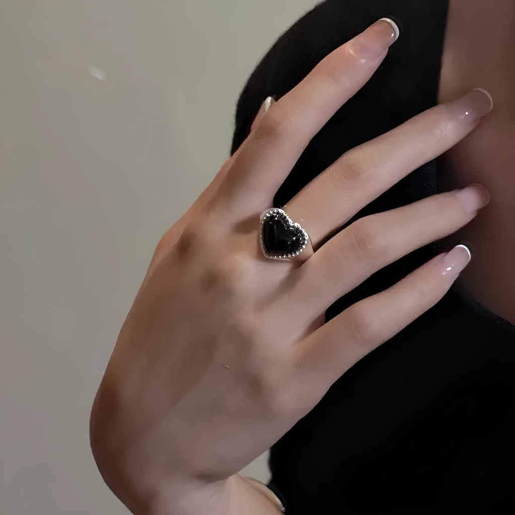 S925 sterling silver adjustable ring with black agate heart centrepiece