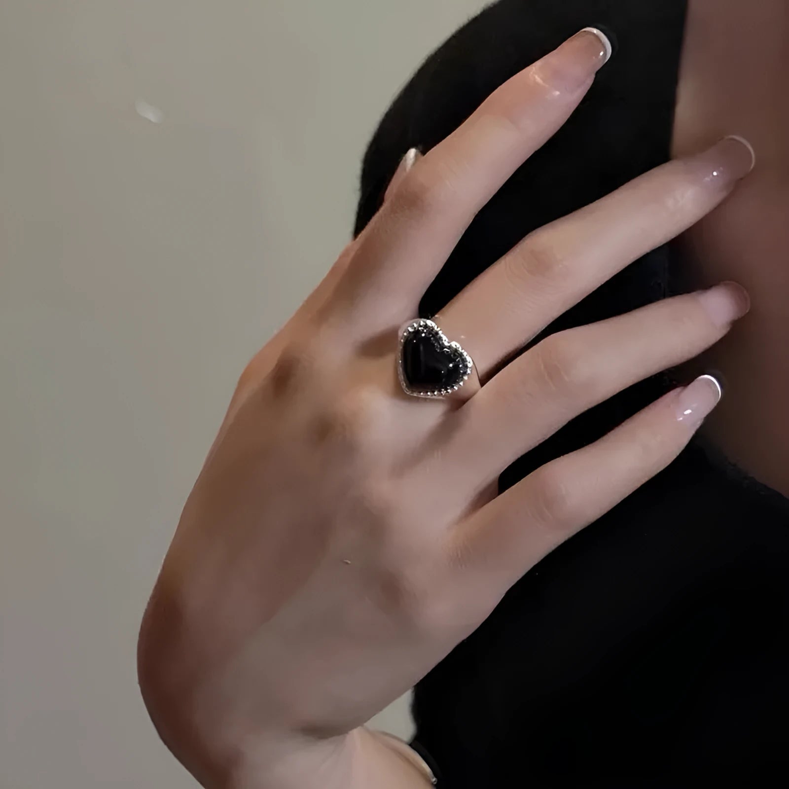 S925 sterling silver adjustable ring with black agate heart centrepiece