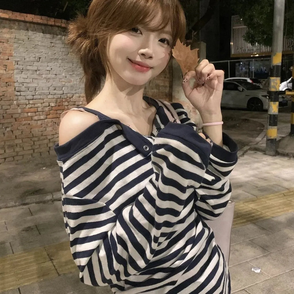 Dark blue Korean-style oversized women's long-sleeved T-shirt with embroidery and stripes