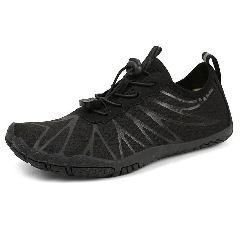 Men's and women's low-top breathable sports running shoes with a rubber sole in various colours