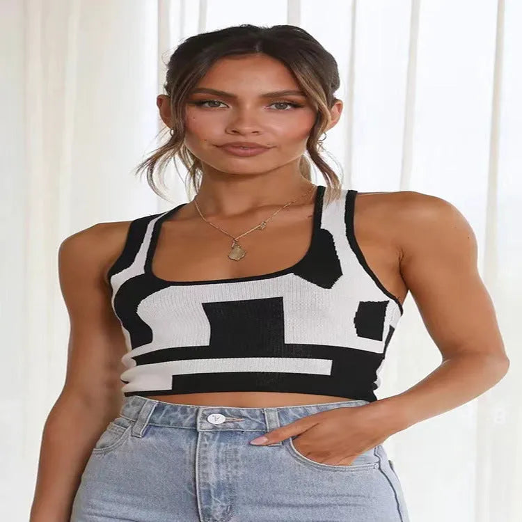 Women's U-collar camisole top with contrast hem in slim fit street fashion style