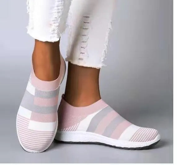 Women's breathable mesh flat sneakers in solid colour with EVA sole, low heel, pink
