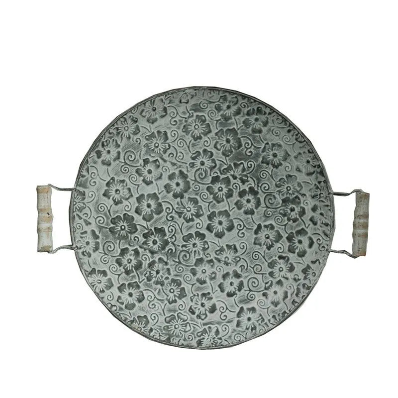 Round wrought iron storage tray in European style with metallic finish