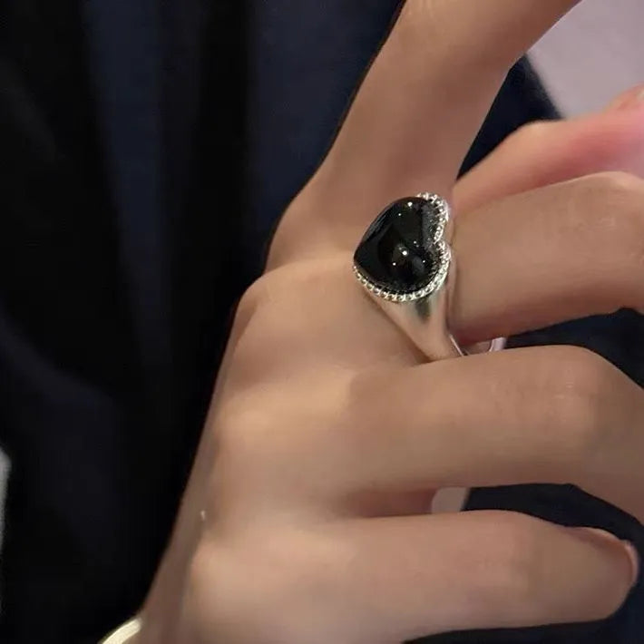 S925 sterling silver adjustable ring with black agate heart centrepiece