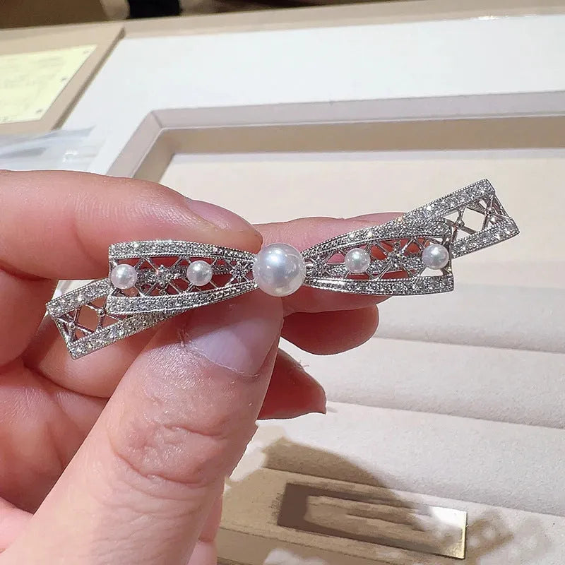 Chanel-style bow multi-pearl brooch for women, copper material, micro-setting, available in silver or gold