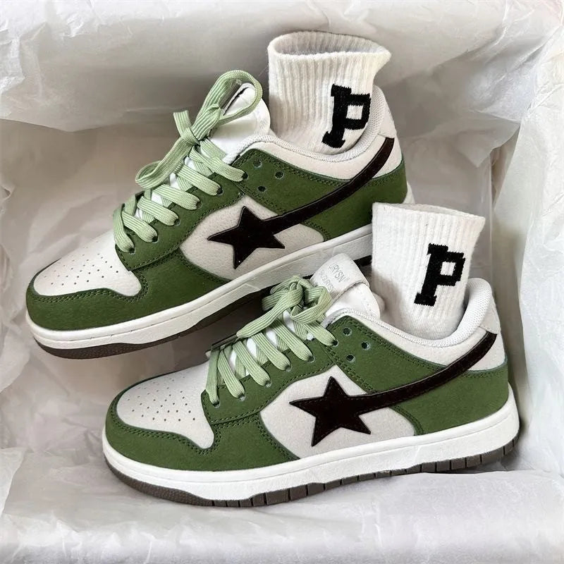 Women's retro style lace-up board shoes in green with rubber sole and round toe, flat heel