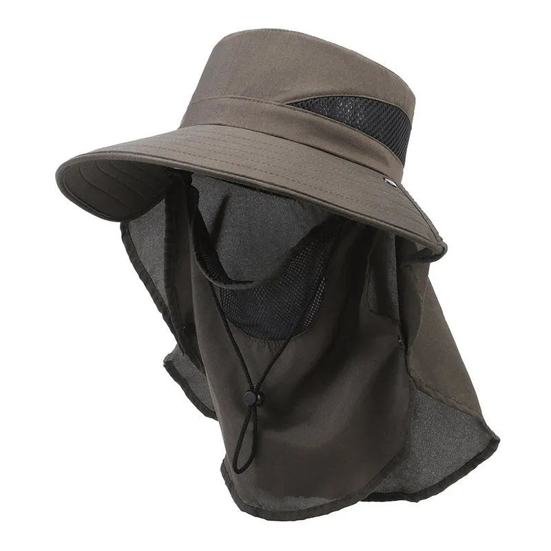 Men's big brim polyester fishing hat in army green colour on a neutral background.