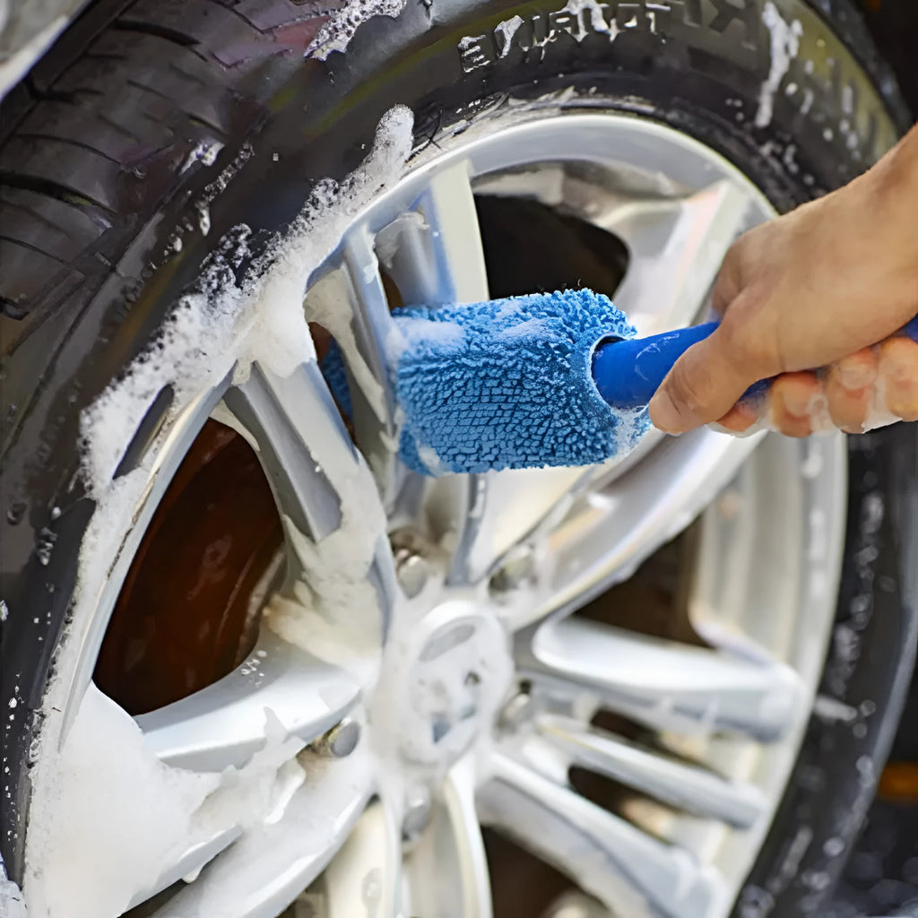 Microfiber long handle tyre brush with blue head and aluminium shaft for car wheel cleaning