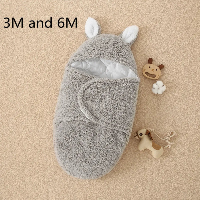 Thickened anti-shock out baby quilt in khaki with lamb velvet outer, 100% cotton inner, 45x78cm size for newborn sleeping bag use