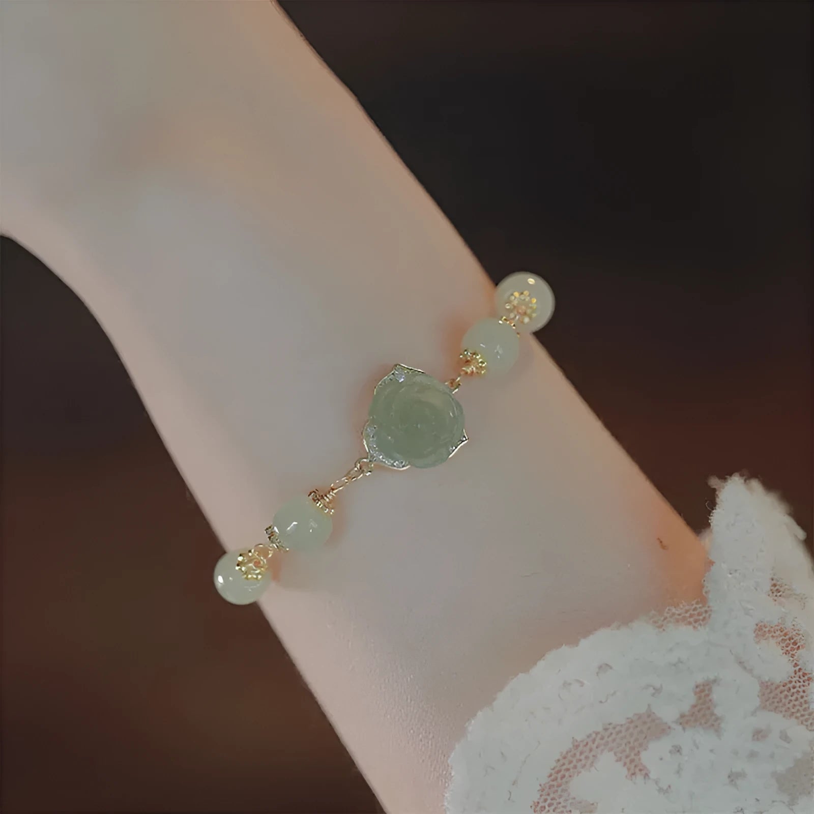 Hetian jade rose colour women's bracelet with 14K gilded accents and floral design