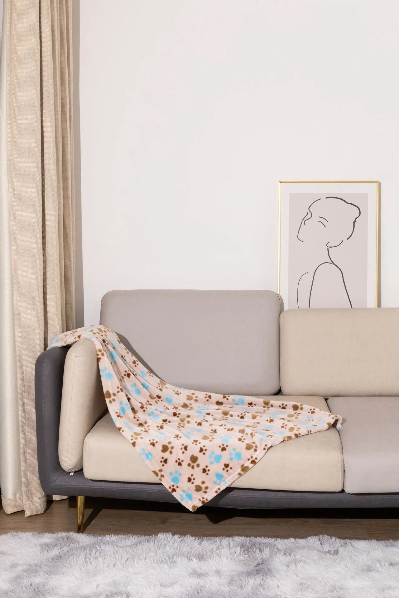 Double-sided thickened polyester dog blanket with cartoon anime pattern in blue dog colour