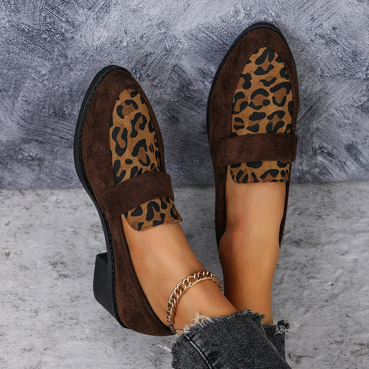 Leopard print slip-on suede shoes with a chunky heel and pointed toe in pink colour