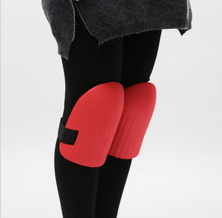 Pair of thick EVA foam knee pads in army green colour for garden work protection.