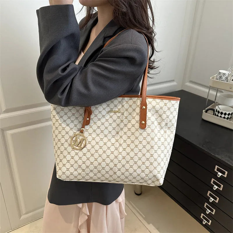 Western-style street trend shoulder bag in PU leather, shown in black with contrasting stitching.