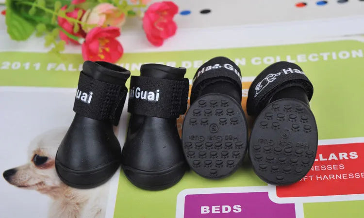 Soft non-slip silicone pet rain boots for dogs in five colours, with rubber upper and textured sole