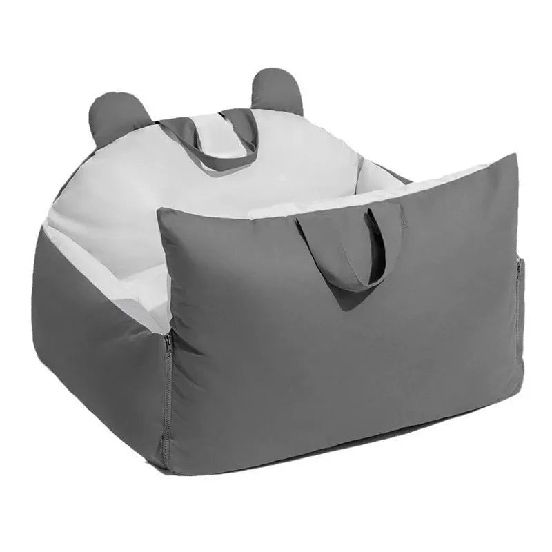 Removable washable car kennel for dogs in beige, shown in a vehicle boot with size options M and L.