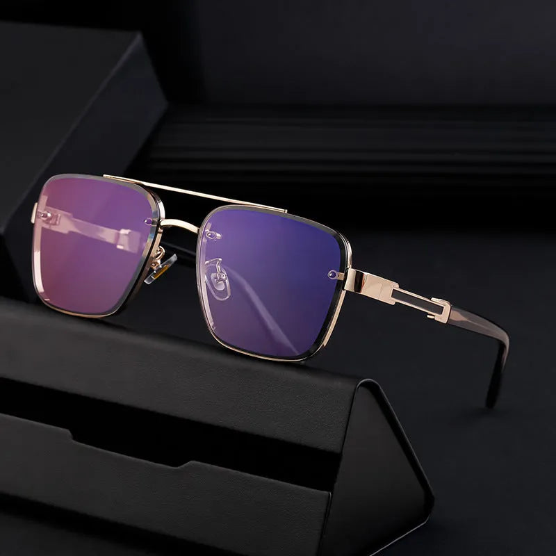 Men's vintage sunglasses with gold frame and gradient lenses for UV protection