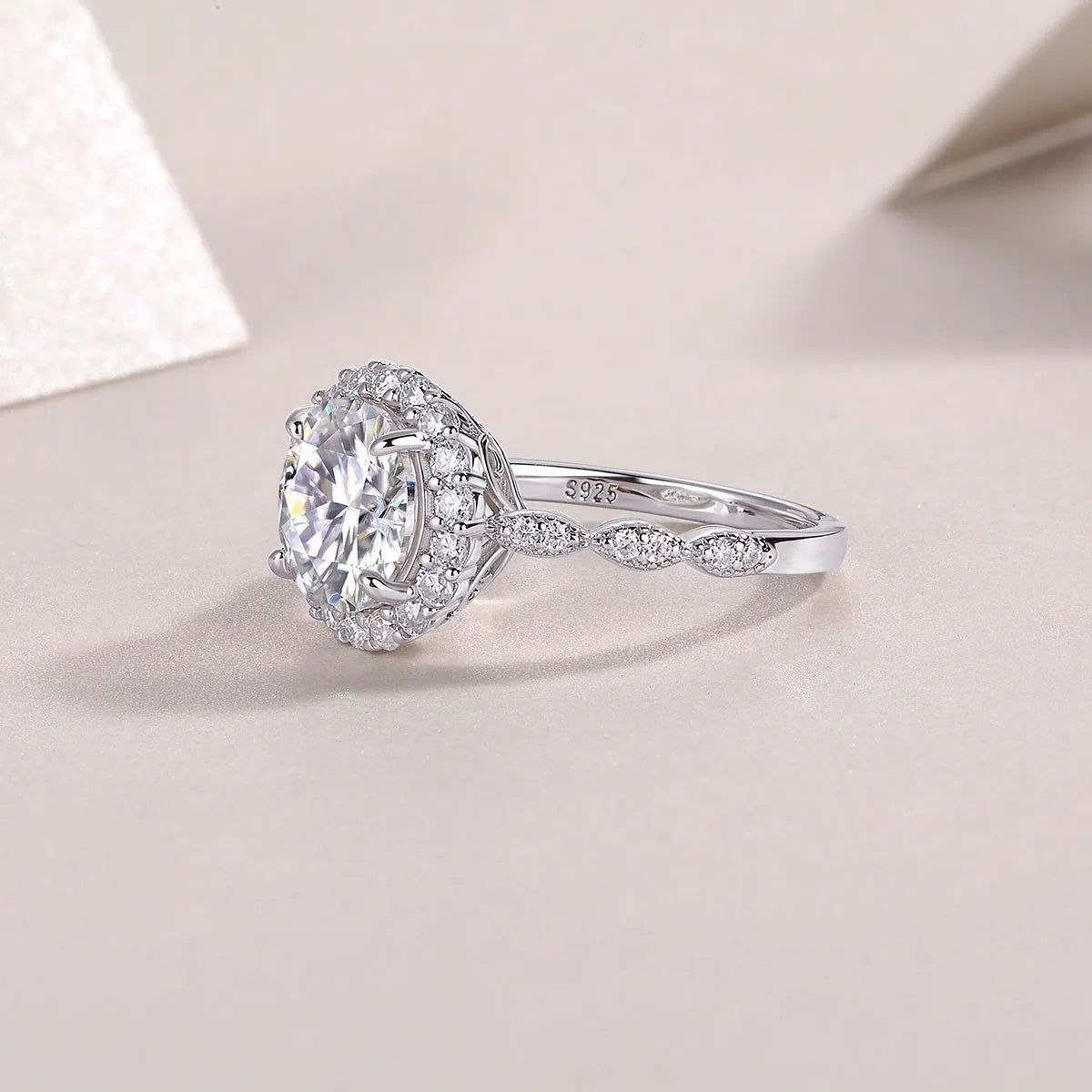 3 carat moissanite wedding ring set on S925 silver with platinum plating and GRA certificate