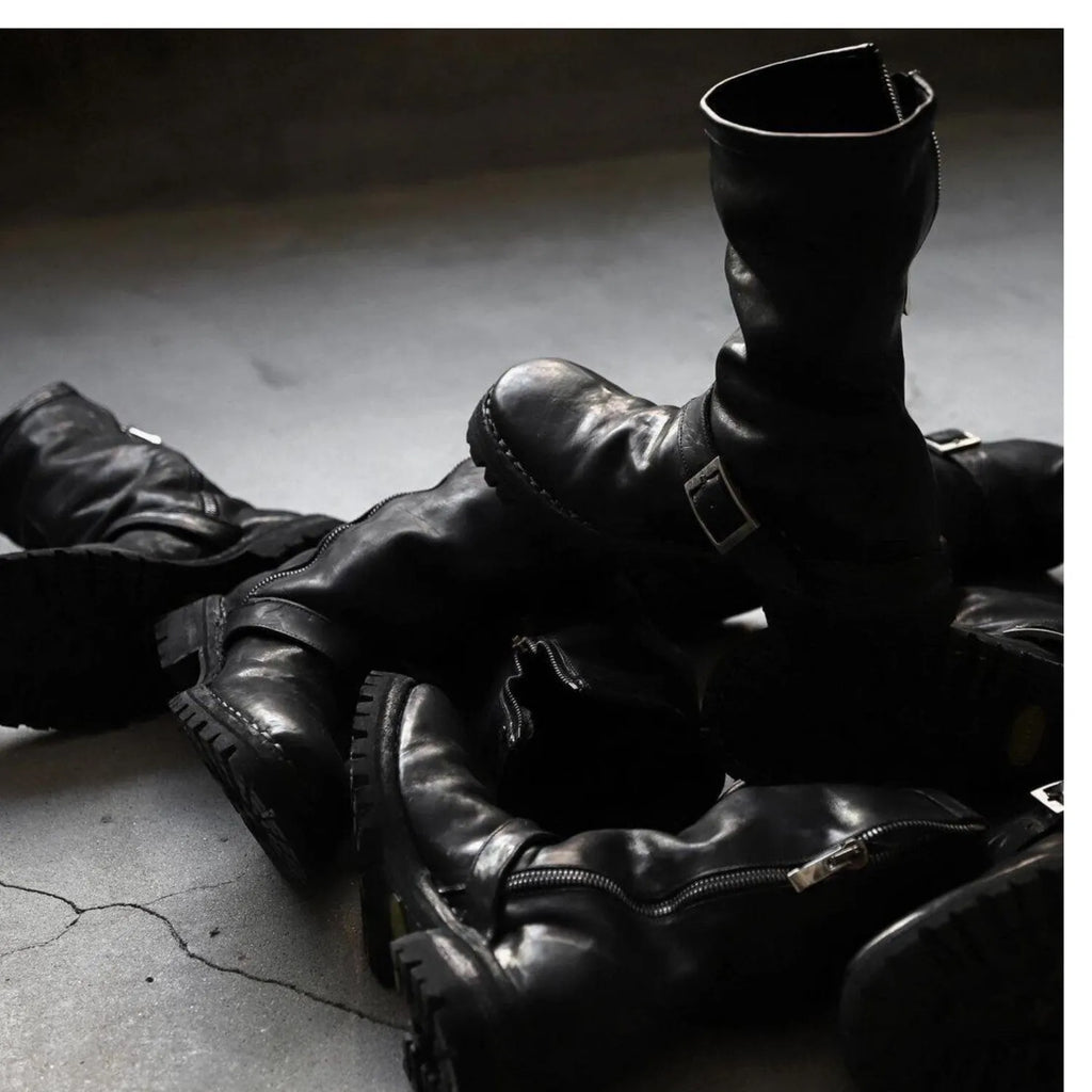 Men's black retro Martin ankle boots with a side zipper and round toe.