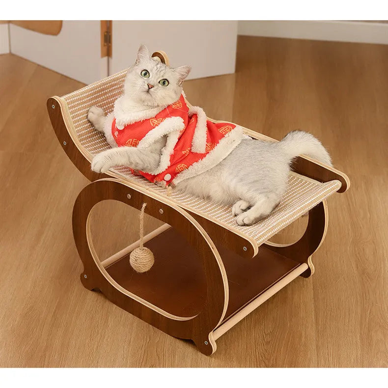Solid wood cat scratching mat with sisal surface in walnut colour.