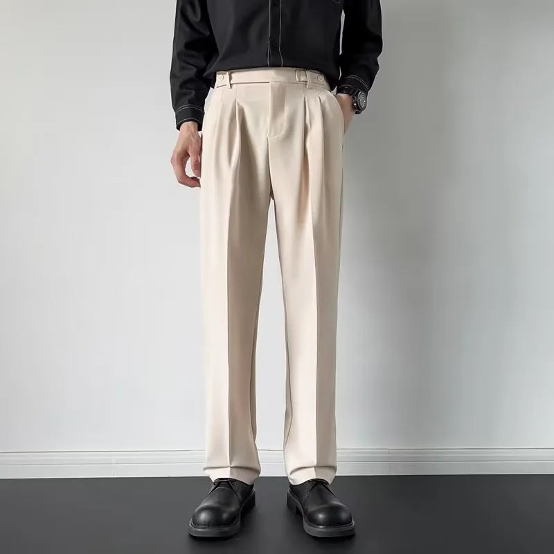 Men's straight-leg suit trousers in apricot or black with loose fit design