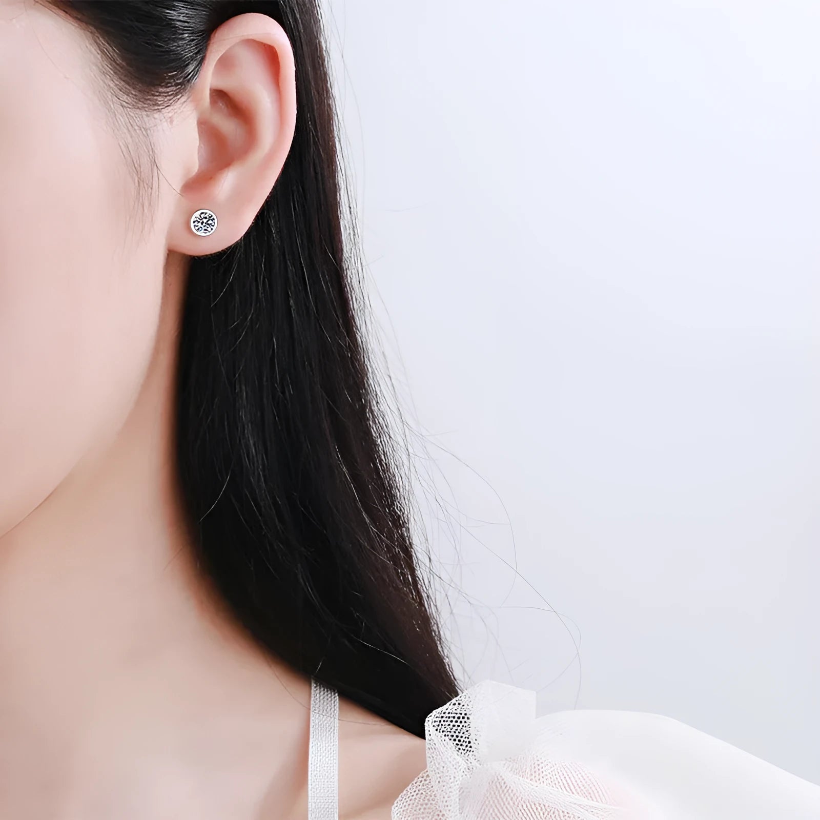 925 sterling silver Pt950 gold plated women's earrings with geometric design and moissanite or zircon stone.