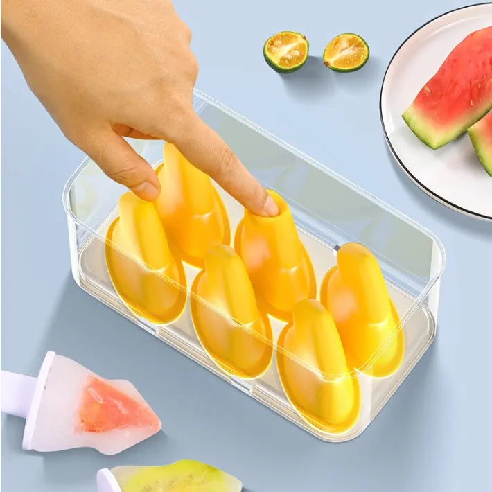 Silicone ice cube mold in green with 7.5x9.5x7.5cm format for homemade popsicles