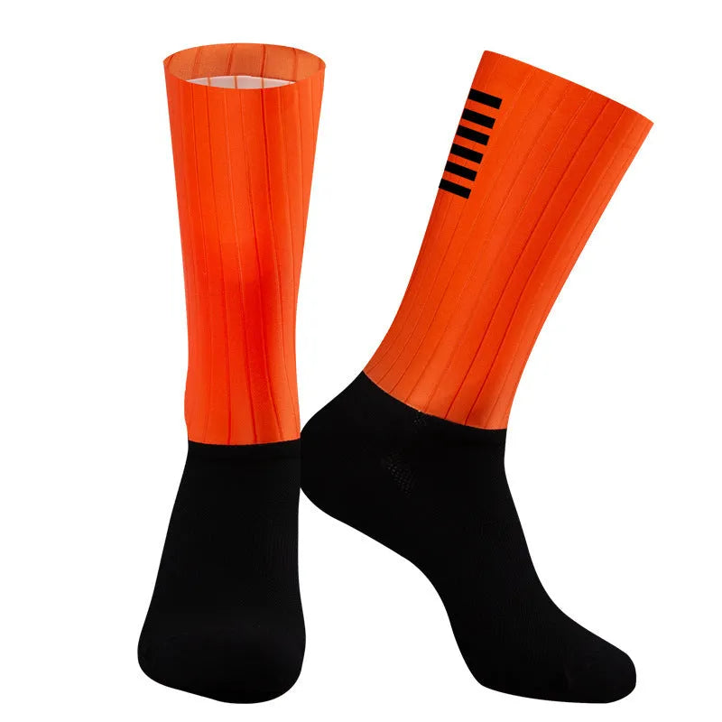Breathable athletic socks for cycling and running in six colour options