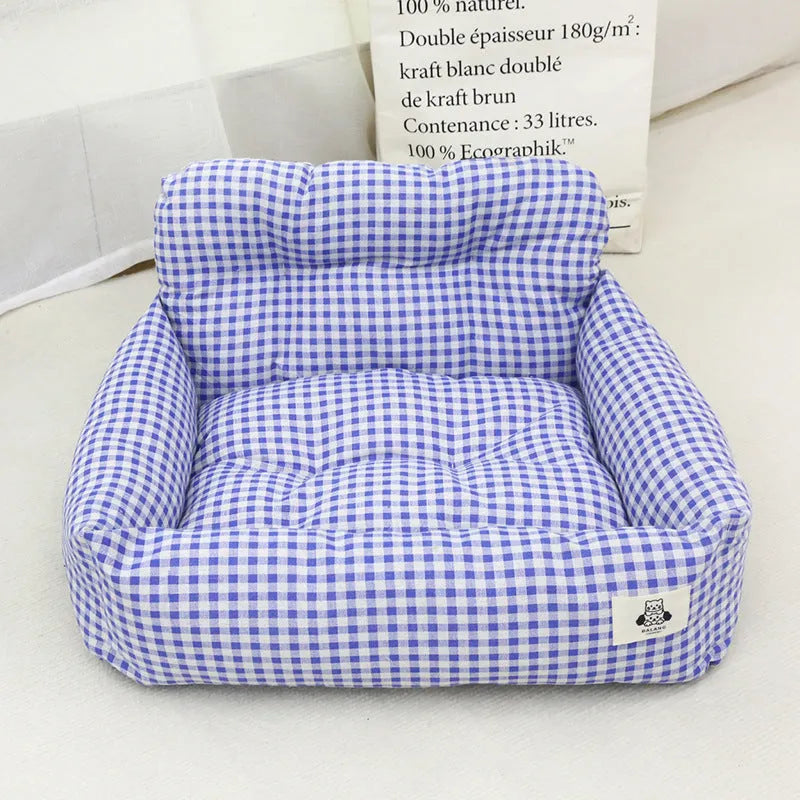 Car-mounted stain-resistant pet outing nest for dogs in grey or blue plaid patterns