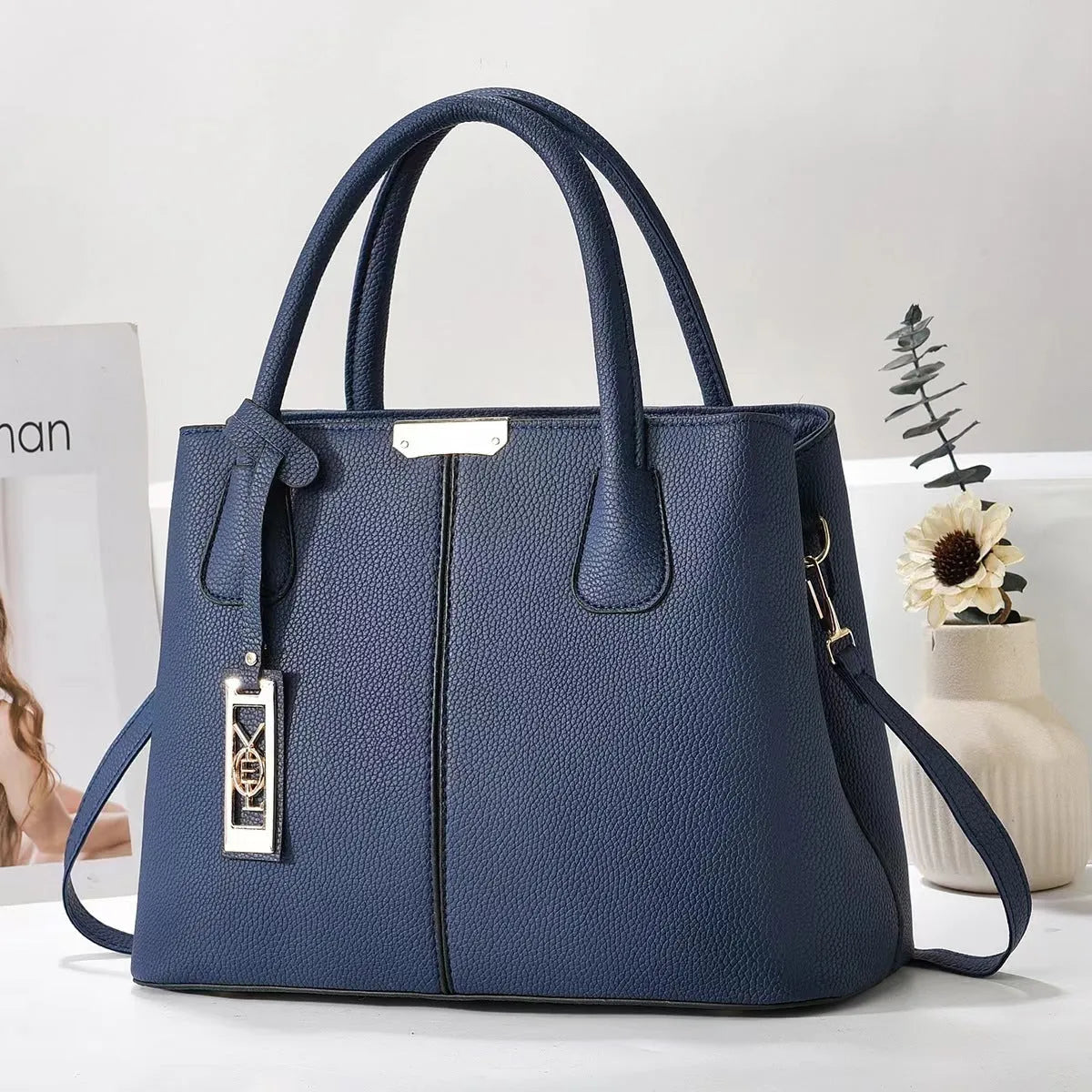 Soft PU large capacity fashion shoulder bag with leather strap in horizontal square shape