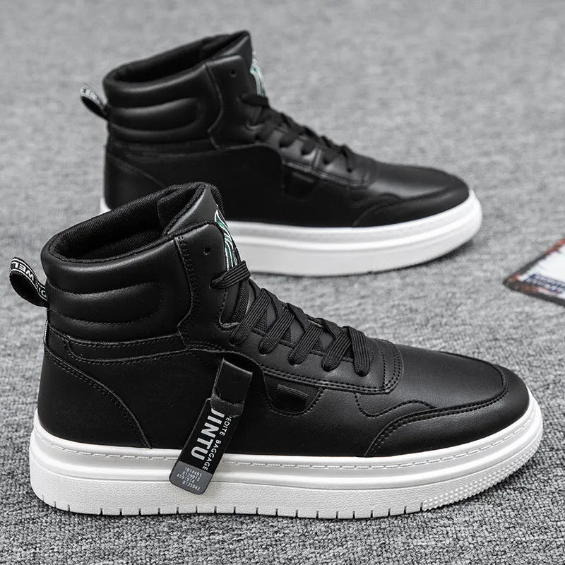 Men's Korean-style short boots in white and black, artificial PU upper, sizes 39 to 44