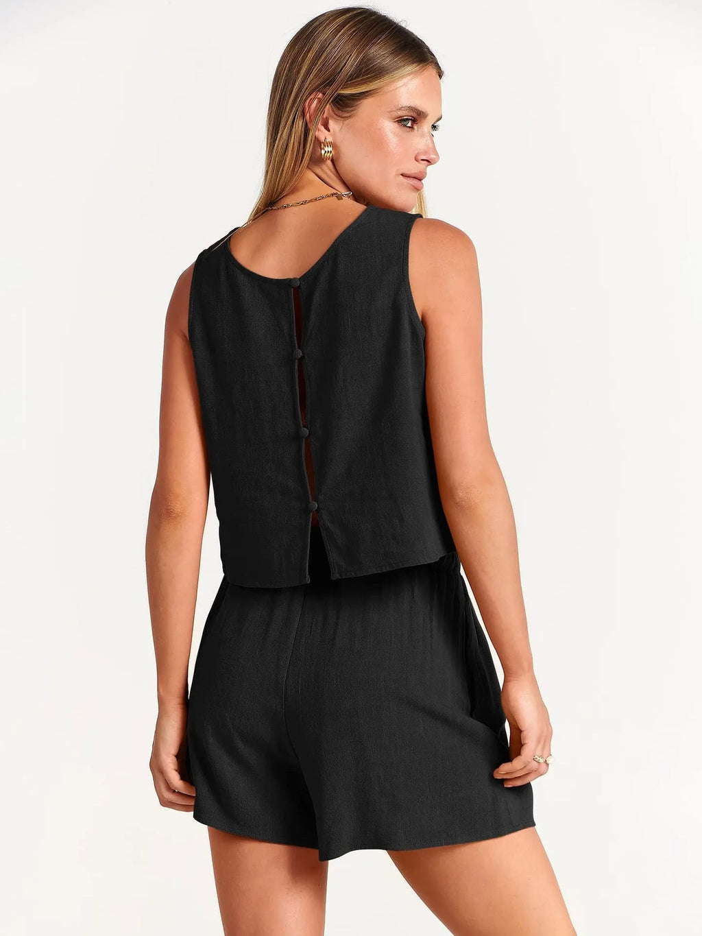 Women's two-piece summer suit with sleeveless top and drawstring shorts in rayon-linen blend fabric