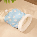 Cat sleeping bag nest measuring 50x40 cm in blue rabbit design with enclosed sides