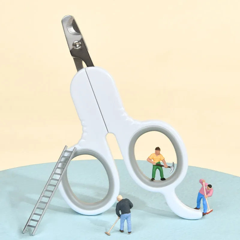 Professional pet nail clippers with curved stainless steel blades and ergonomic rubber handle for grooming cats and small dogs