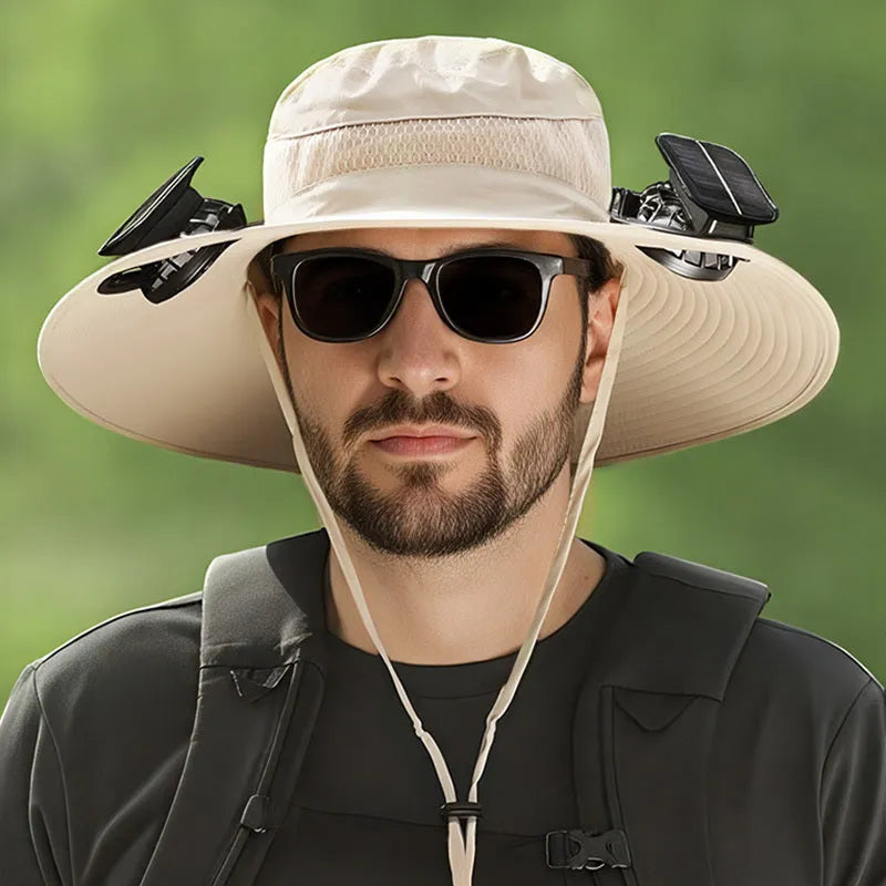 Men's solar-powered fan hat in beige colour with integrated fan for outdoor fishing.