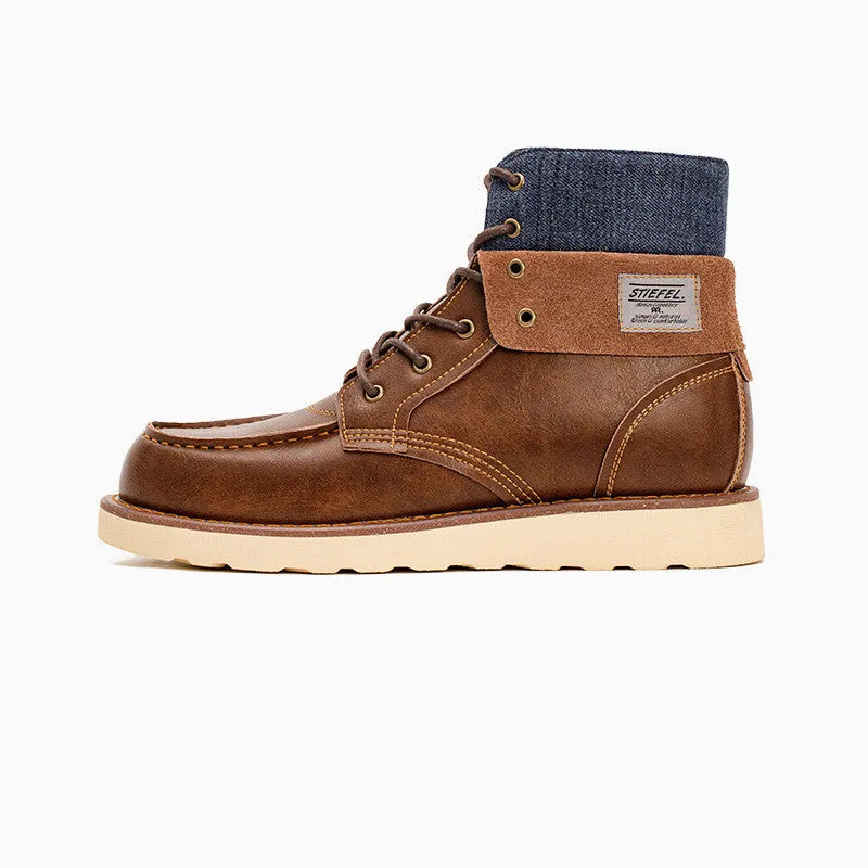 Men's lapel vintage work boots in honey wax colour, lace-up style with rubber sole