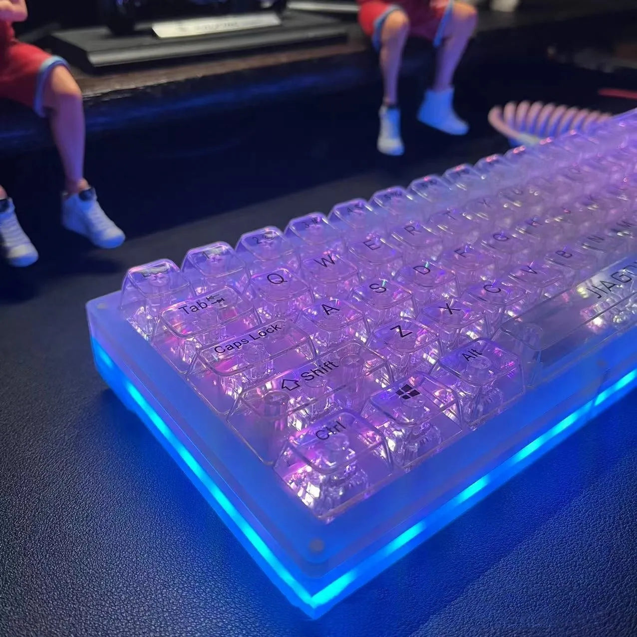 Transparent plastic key cap set with 132 pieces for mechanical keyboards
