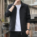 Men's loose fit Korean style lapel jacket in black casual autumn outerwear with zipper pocket