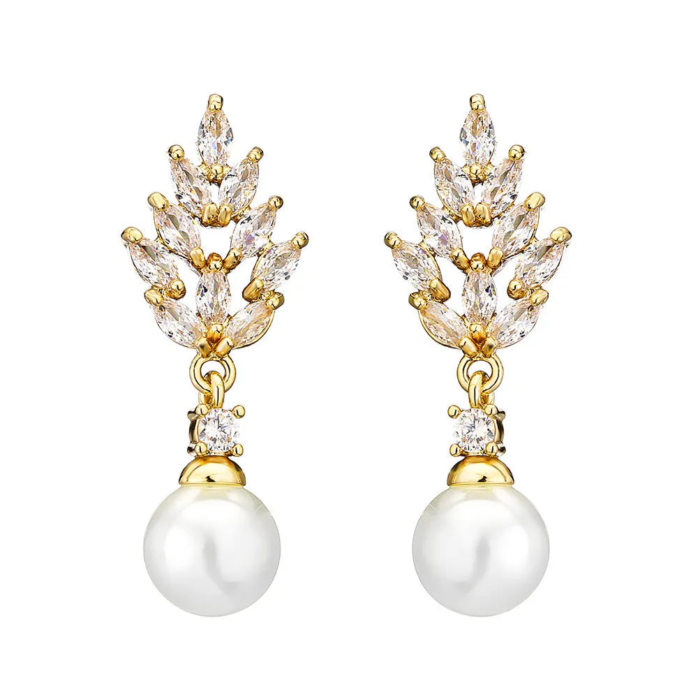 Geometric earrings with micro zircon stones and flower design in gold, platinum or rose gold plating