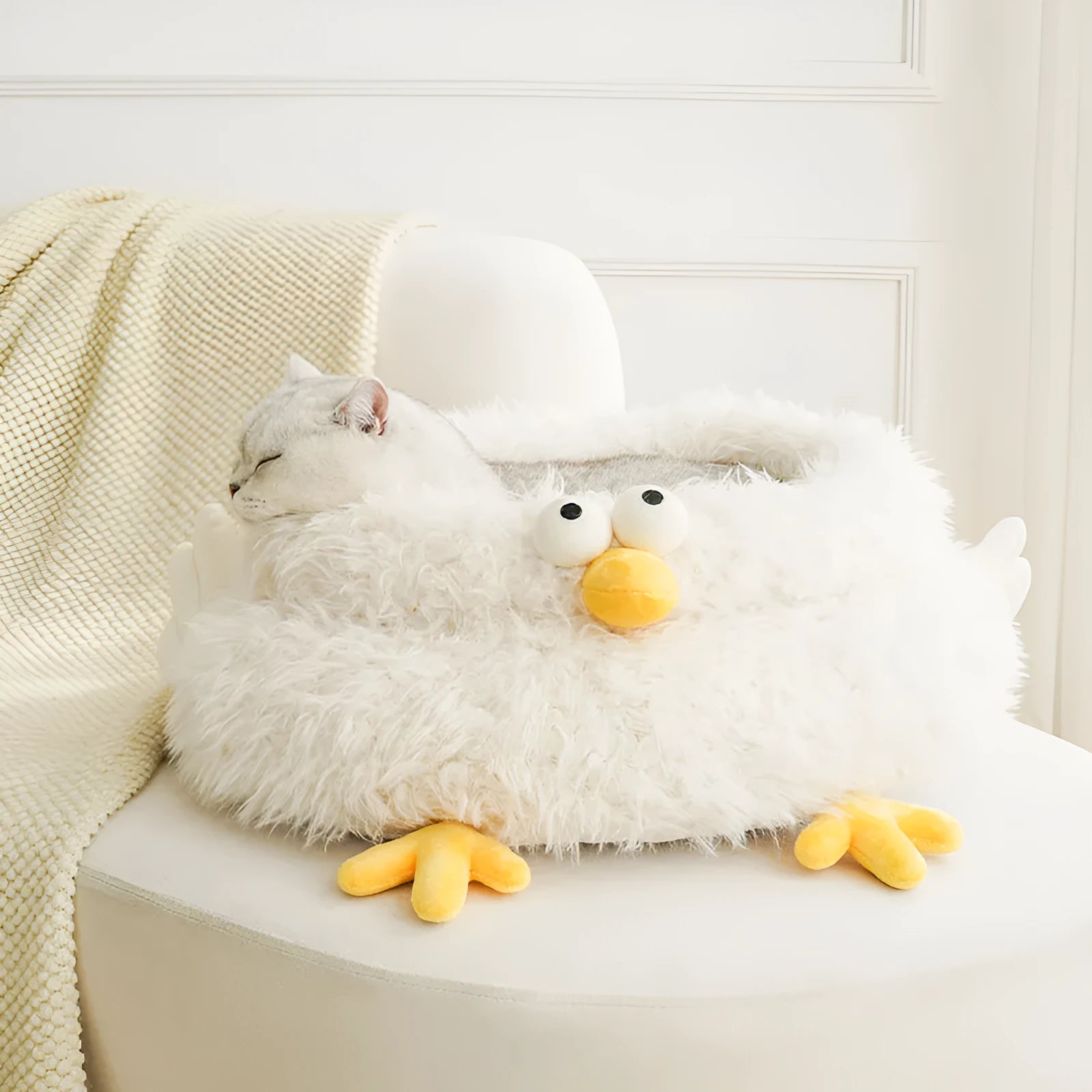 White super soft crystal velvet pet bed measuring 49x49x21cm for cats and small pets