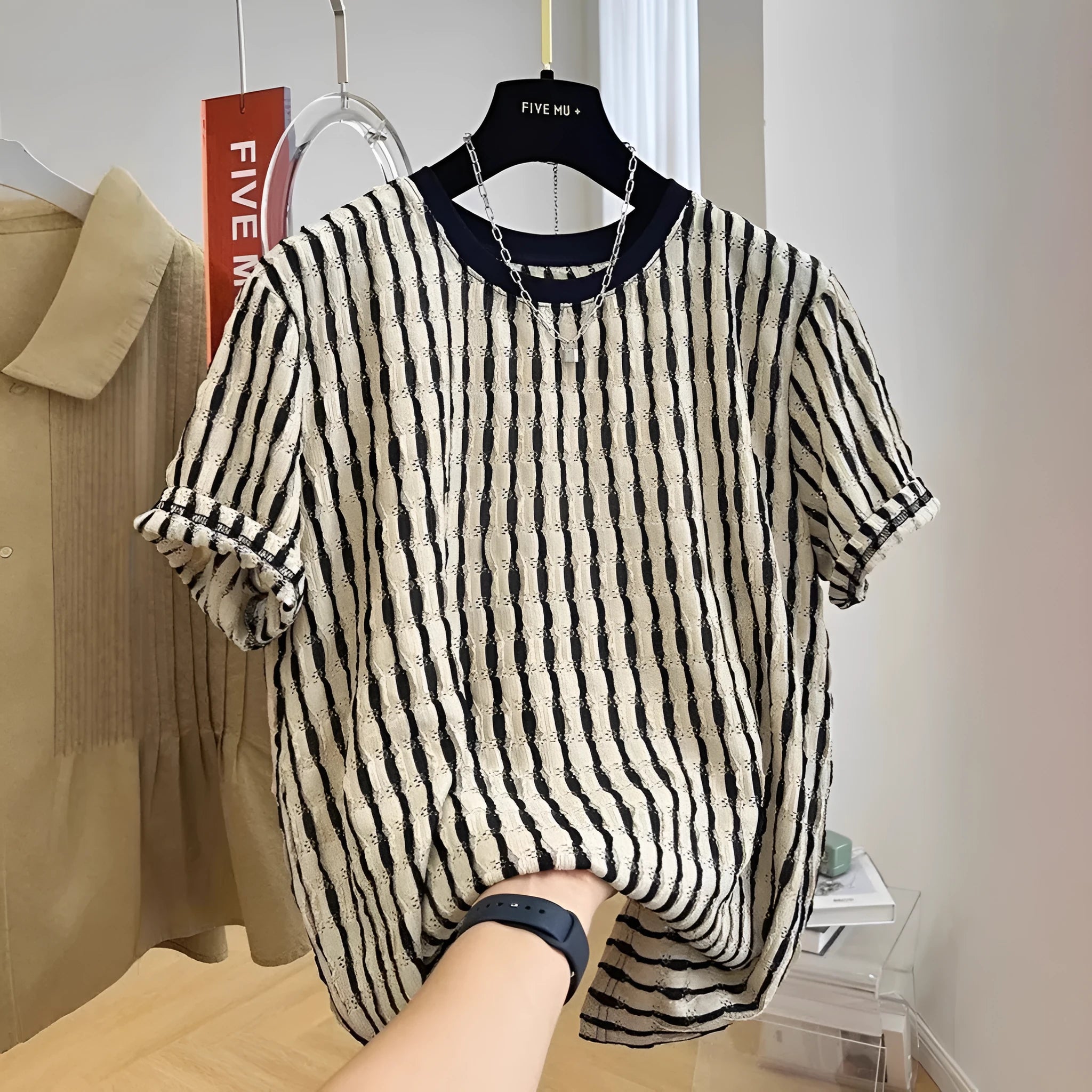 Black striped men's casual loose fit pullover shirt with short sleeves