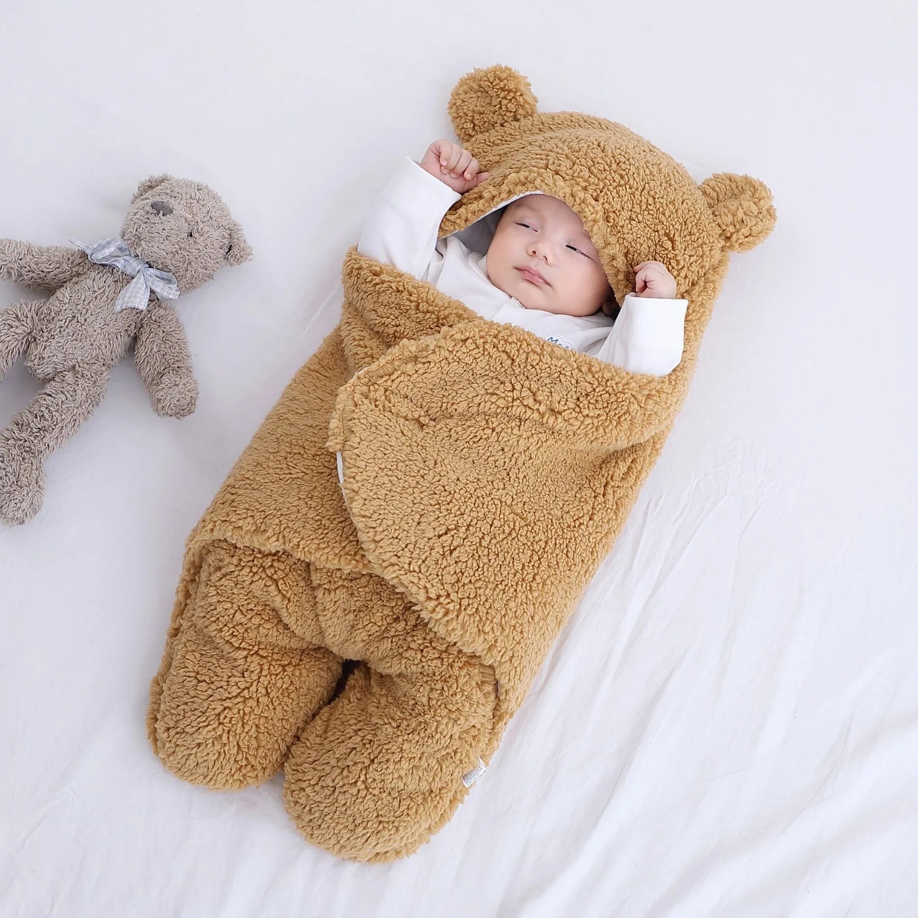 Thickened anti-shock out baby quilt in khaki with lamb velvet outer, 100% cotton inner, 45x78cm size for newborn sleeping bag use