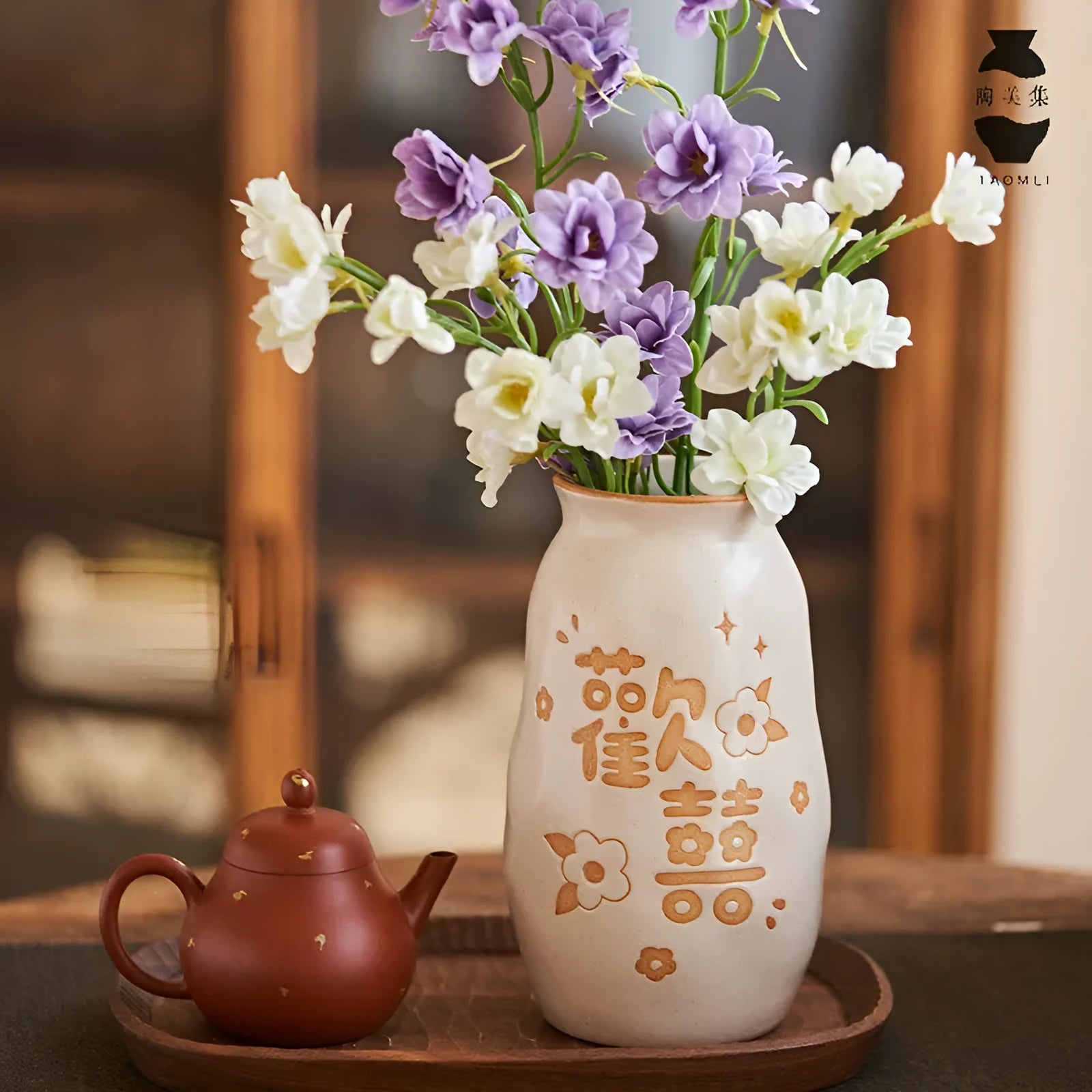 Chinese hand-painted ceramic joy vase with traditional designs and 8 cm base
