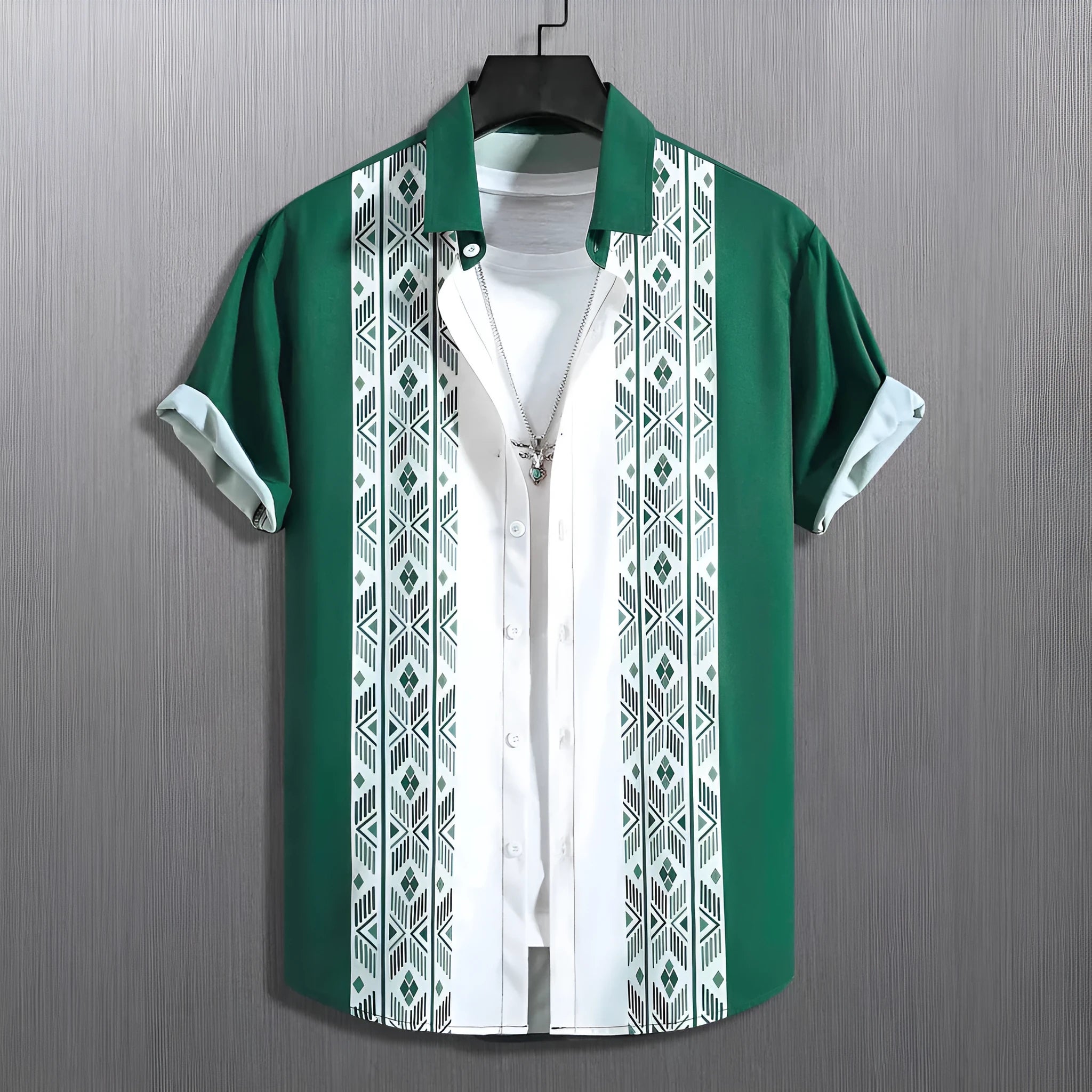 Men's loose fit plaid short sleeve shirt with lapel in contrast colours, available in multiple sizes.