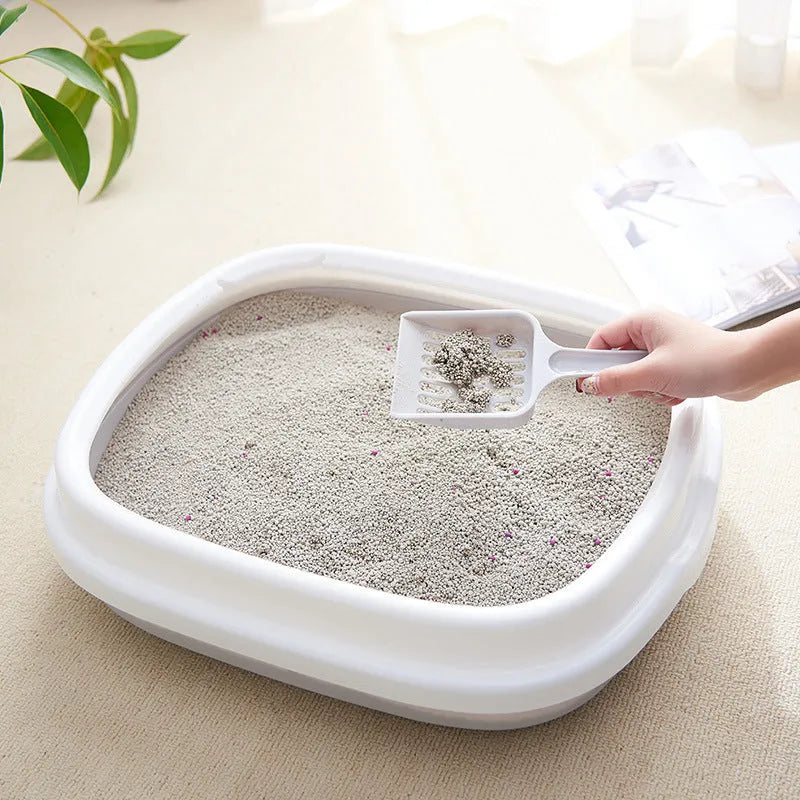 Semi-closed plastic cat litter box with scoop, S size, in grey colour