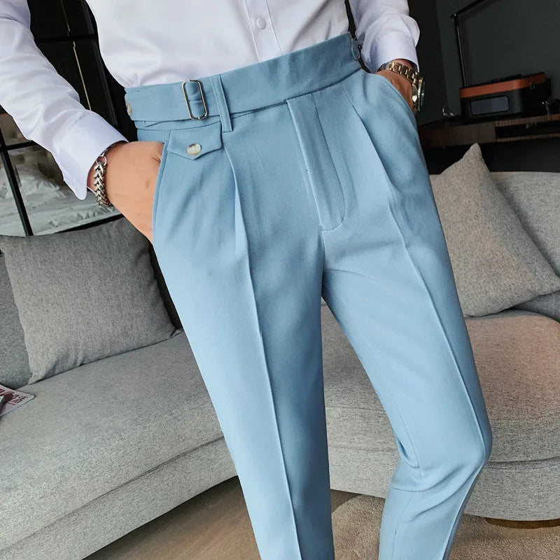 Straight-leg casual trousers in khaki colour on a neutral background, showing the classic fit.