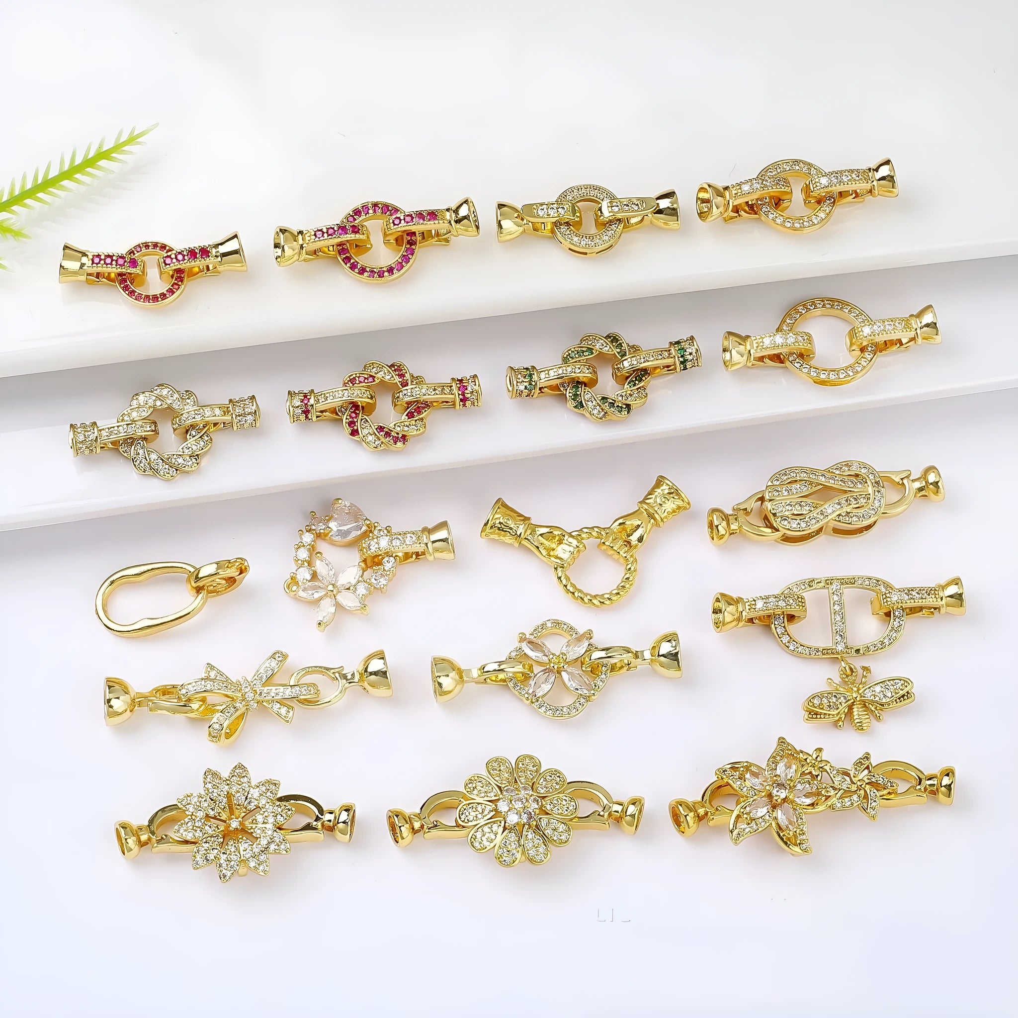 Small gold-plated chain buckle with pearl detail for DIY necklace making