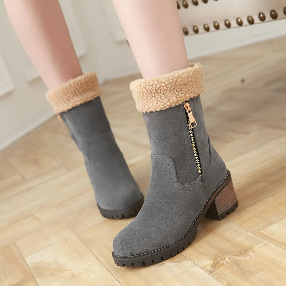 Men's snow boots with rubber soles and plush lining in black, grey, green, or orange colours