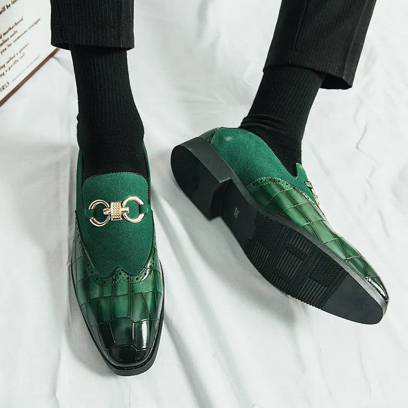 Men's black Korean style casual shoes with pointed toe and sewing line detailing on artificial PU upper