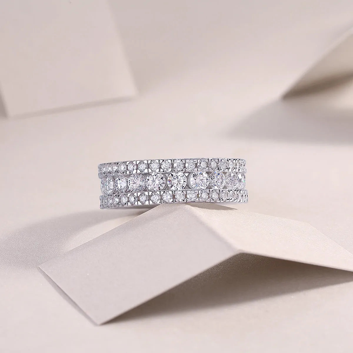 Moissanite wedding ring with S925 silver platinum plating, less than 0.1 carat, in sizes 5-9